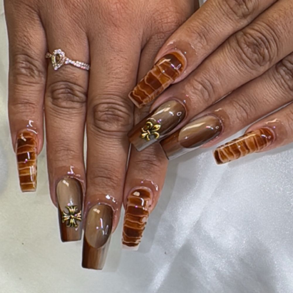 Brown tortoise nail art